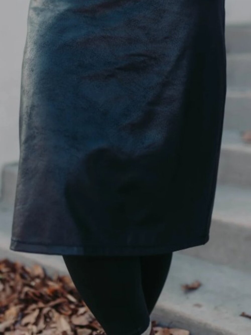 Mod Lifewear ModLF Faux Leather Lifestyle Skirt sz M Med. Black 24" NWT